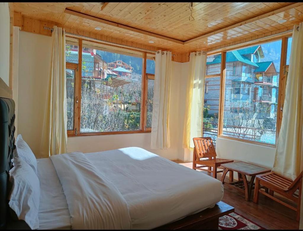 Rajhans Resorts Manāli Exterior foto